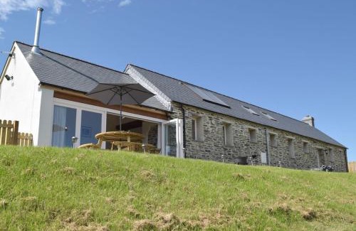 Boncath House | Elegant Bwthyn Y Bugail: Family-Friendly Getaway
