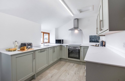 Cwrt House | Comfortable Bwthyn y Cipar - Two Bedroom Retreat for Families