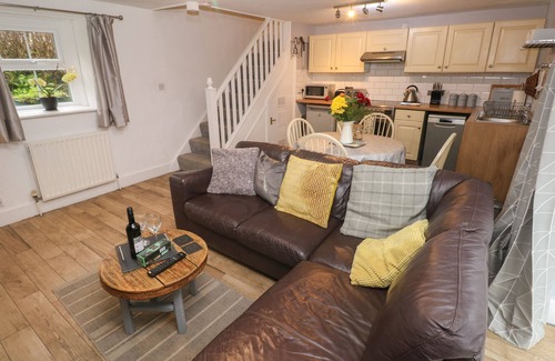 Crymych Cottage | Pet-Friendly Getaway at BWTHYN Y JACDO in Crymych