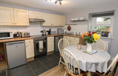 Crymych Cottage | Pet-Friendly Getaway at BWTHYN Y JACDO in Crymych