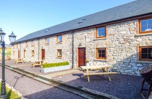Rhyd-y-foel House | Welcoming Bwthyn Y Wennol: 4-Star Family-Friendly Stay