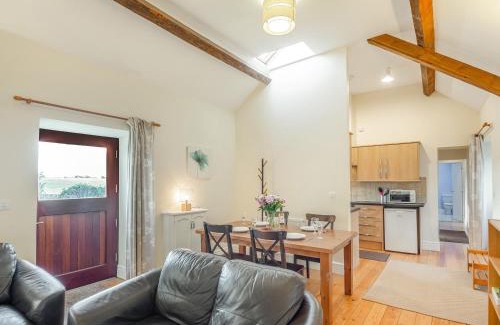 Abersoch House | Comfortable Bwythyn-y-Saer: 4-Star Family-Friendly Escape