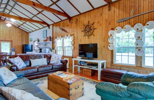 Isle of Palms House | Exclusive Oceanfront Retreat: The Smiley Face House