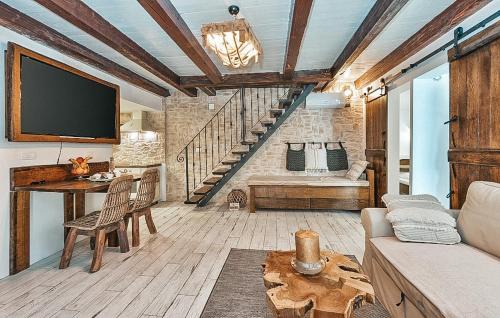 Karlovac House | Relax at By Riverhill: Family-Friendly with Pool Access