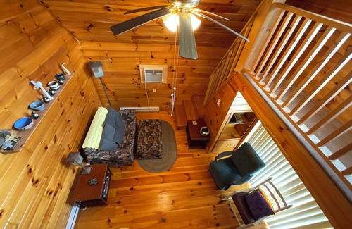 Hillsville Cabin | "By Still Waters" Serene cabin by pond in Hillsville