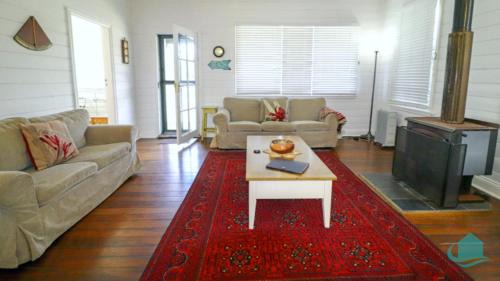 Catherine Hill Bay House | Relaxing Retreat by the Beach at Catho - Pet Friendly!