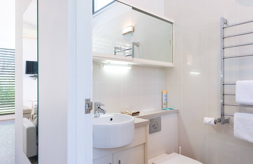Sanctuary Point Bed & Breakfast | Beachfront B&B Apartments: Perfect Romantic Getaways