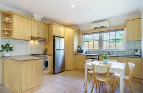 Rosebud House | Cozy Beach Holiday Home in the Heart of Rosebud