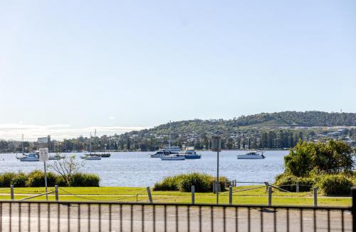 Booragul Apartment | Serene Getaway at By the Lake - Lake Macquarie, Guest Rated 9.4