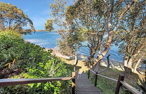 Shoalhaven Heads House | By The River: Family-Friendly Home Steps from the Beach