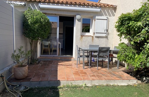 Sausset-les-Pins House | Seaside Retreat with Garden and Ocean View Amenities