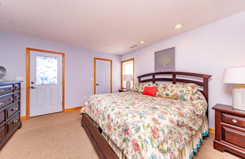 Kill Devil Hills House | Cozy Hotel by the Sea with Pool and Pet-Friendly Amenities