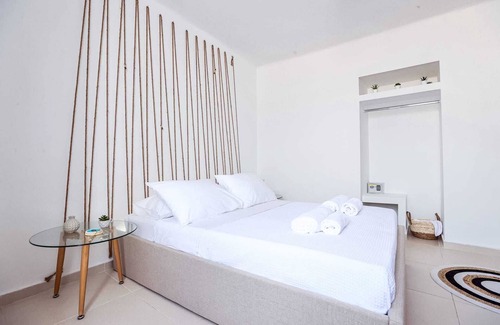 Little Venice Hotel | By Whitelist Mykonos