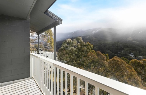 Thredbo Apartment | Experience Byadbo 8: Modern Two-Bedroom Family Retreat