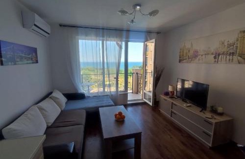Byala Apartment | Byala Apartments BSR 7: Oceanfront Retreat with Pool