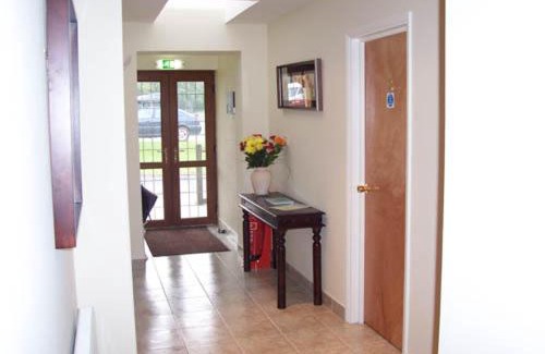 Cranwell House | Pet-Friendly Byards Leap Lodge: 4-Star Comfort Awaits