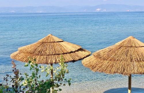 Skala Sotiros Villa | Elegant Byblos Aria: Oceanfront Villa with Pool & Dining
