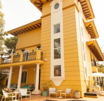 Malaga-Este Hotel | Elegant Hotel Boutique Villa Lorena with Ocean View Pool