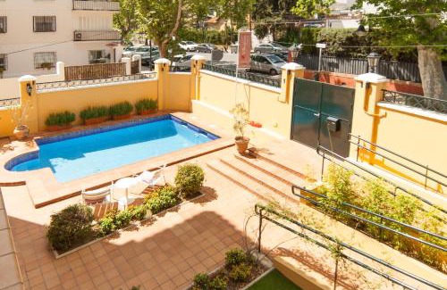 Malaga-Este Hotel | Elegant Hotel Boutique Villa Lorena with Ocean View Pool