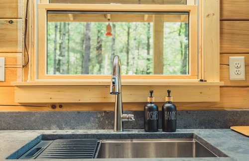 Ellijay Cabin | Experience Byrd View Mountain Lodge with Family-Friendly Perks