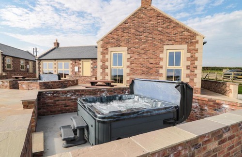 Embleton House | Discover Byre Cottage: 4-Star Stay with Pool & Family Fun
