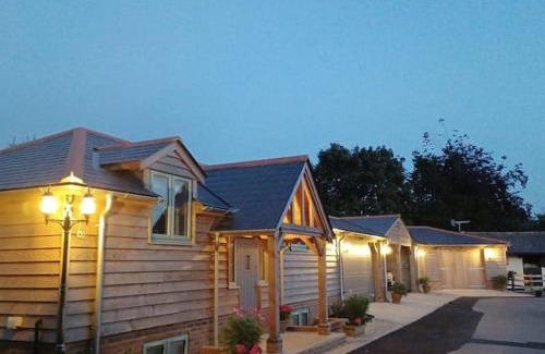 New Forest District Apartment | Ideal Byre - Cozy Farm Cottage Near Equestrian Activities