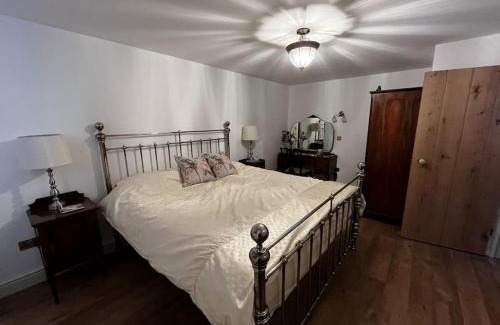 New Forest District Apartment | Ideal Byre - Cozy Farm Cottage Near Equestrian Activities