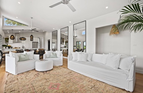 Coopers Shoot Apartment | Idyllic Byron Bay Retreat with Panoramic Countryside Views
