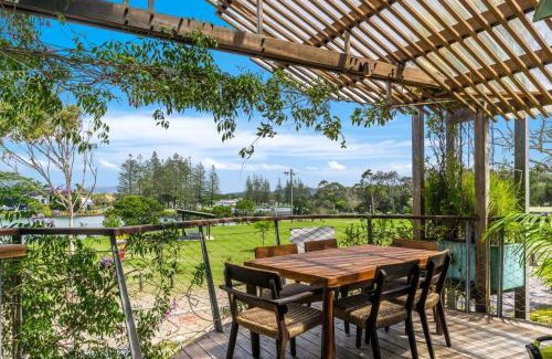 Brunswick Heads House | Family-Friendly Stay at Byron Bay's Riverhouse Retreat