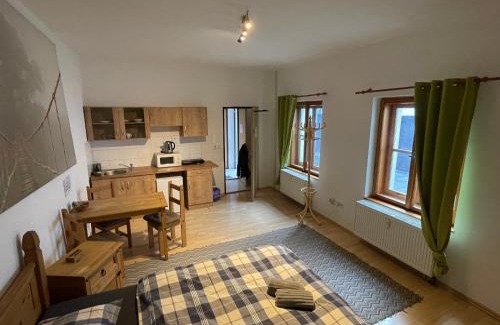 Olomouc Apartment | Discover Byt v Kačení ulici: Family-Friendly Retreat