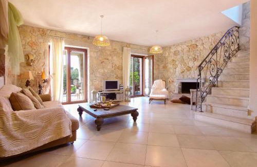 Possidi House | Family-Friendly BZ Villa Possidi: A 4-Star Retreat