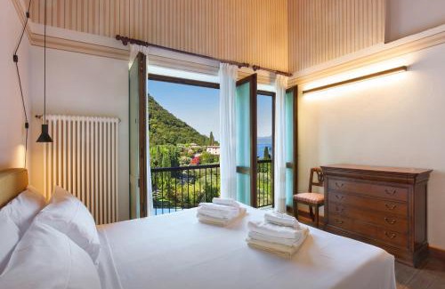 Garda Villa | Relax at Cà Cantoni: Poolside Retreat for Families & Pets