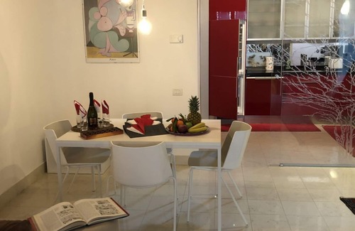 Cannaregio Apartment | Elegant Cà degli Archi 2: Quiet Retreat Near Train Station