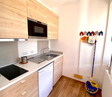 Fosdinovo Apartment | Inviting Cà del fornello: Family-Friendly with Kitchen Amenities