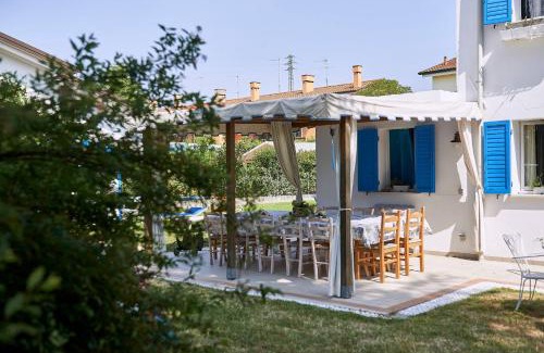 Ca' Pirami House | Relax at Cà del Mar: Private Pool & Garden Retreat in Jesolo