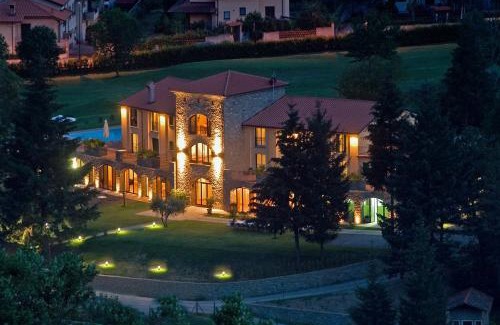 Pontremoli Hotel | Relax at Cà Del Moro Resort: Pet-Friendly with Ocean Views