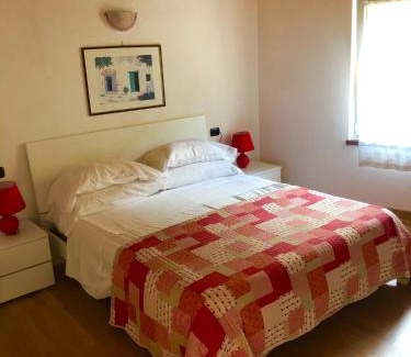 Castelletto Apartment | Pet-Friendly Cà Del Polsèt with Ocean Views & Breakfast