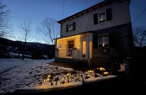 Lizzano in Belvedere Bed & Breakfast | Pet-Friendly Retreat at Cà di Lucca for the Whole Family