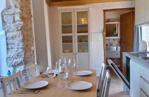 Boragni Apartment | Oceanfront Cà di Pippo "Tasso" Apartment with 9.4 Rating