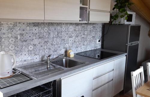 Boragni Apartment | Oceanfront Cà di Pippo "Tasso" Apartment with 9.4 Rating
