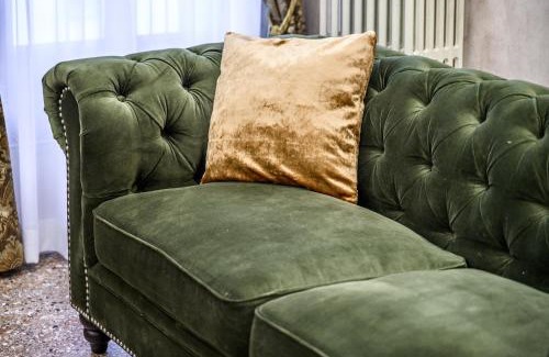 San Marco Apartment | Elegant Cà Rialto 4122 - Exceptional Terrace & Family Friendly