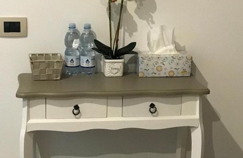 Sona House | Guest Rated Cà Risorta Stanze with Kitchen Amenities