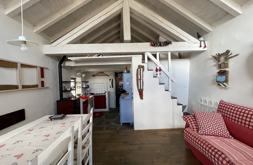 Naro Ski Chalet | Enchanting Cà Storta Cottage with Spa and Pet-Friendly Amenities