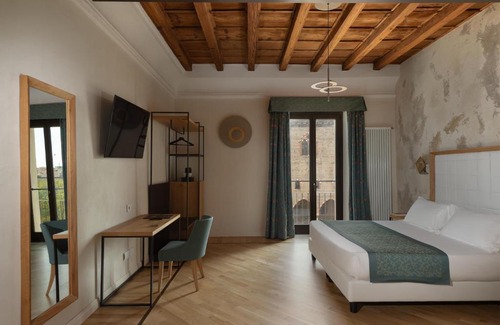Old Town Hotel | Discover Cà Uberti Palace Hotel: 4-Star Comfort Awaits