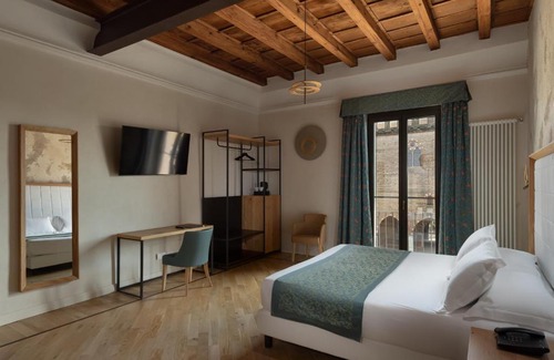 Old Town Hotel | Discover Cà Uberti Palace Hotel: 4-Star Comfort Awaits