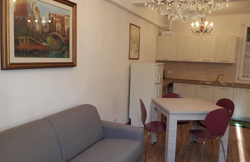 Cannaregio Apartment | Experience Ca' Valeria: Oceanfront Haven with Spa & Hot Tub