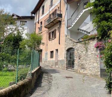 Bisuschio Apartment | Cá ai Monti