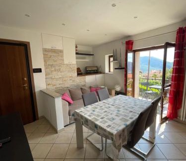 Bisuschio Apartment | Cá ai Monti