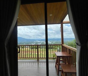 Dak Glong Hotel | Experience Cái Gùi Tà Đùng: Guest Rated 9.7 with Dining