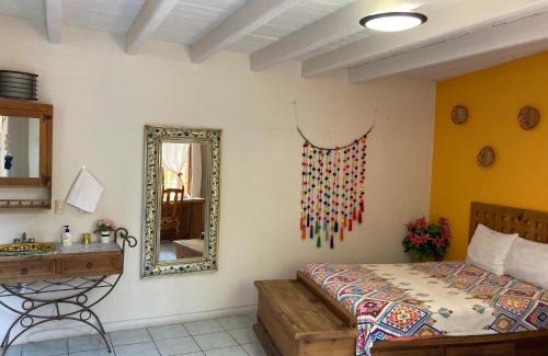 Jalatlaco Apartment | Cozy Room Near Santo Domingo with Kitchen Access